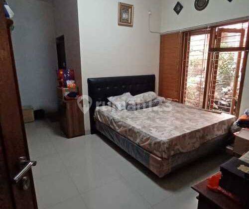 Dijual Rumah Lama Lingkungan Asri 2