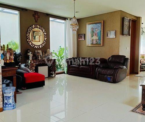 Dijual Rumah Eksklusif di Kawasan Prestisius Pondok Indah, Jakarta Selatan.  2