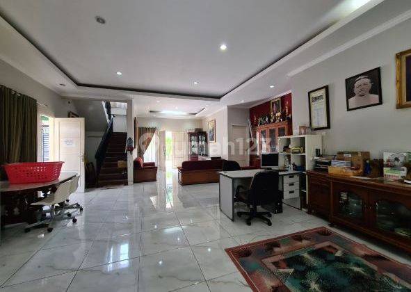 Dijual Rumah 2 Lantai Kondisi Bagus Harga  Nego 2