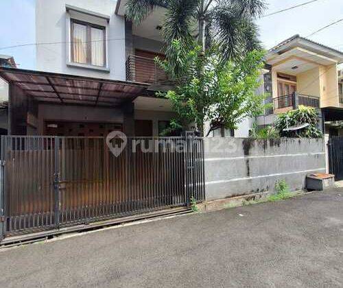 Rumah 2 Lantai Layak Huni Banyak Dicari  Harga Nego 1