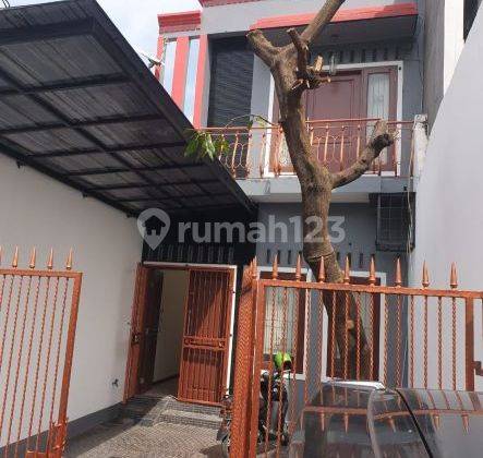 Dijual Rumah Strategis di Gandaria Selatan Luas Tanah 110 m² 1