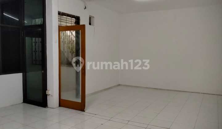 For Sale Commercial Shop House on Dharmahusada Main Road, Strategic Location 2