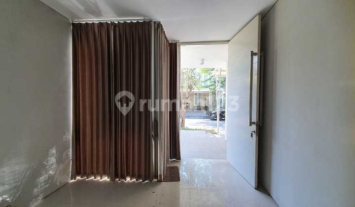 For Sale Greenlake 2-Story House 2