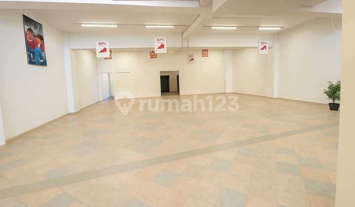 Disewakan Lokasi bagus dan Ramai komersial Area  Raya Wadung asri