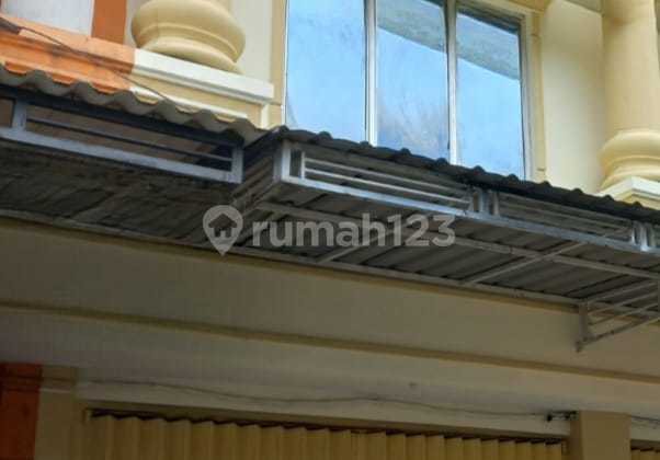 For Rent 3-Story Shop House Ready for Use at Zero Kilometer Pasar Kembang Main Road, Surabaya. For Rent 3-Story Shop House Ready for Use at Zero Kilometer Pasar Kembang Main Road, Surabaya.