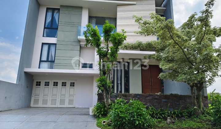 Jual Rumah Semi Furnish Citraland Water Park Split Level Terawat Jual Rumah Semi Furnish Citraland Water Park Split Level Terawat