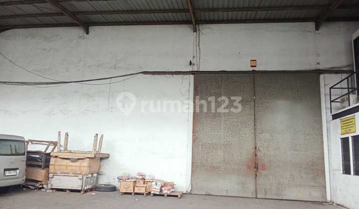 For Sale, Warehouse in Central Manukan Kulon City, Strategic Location