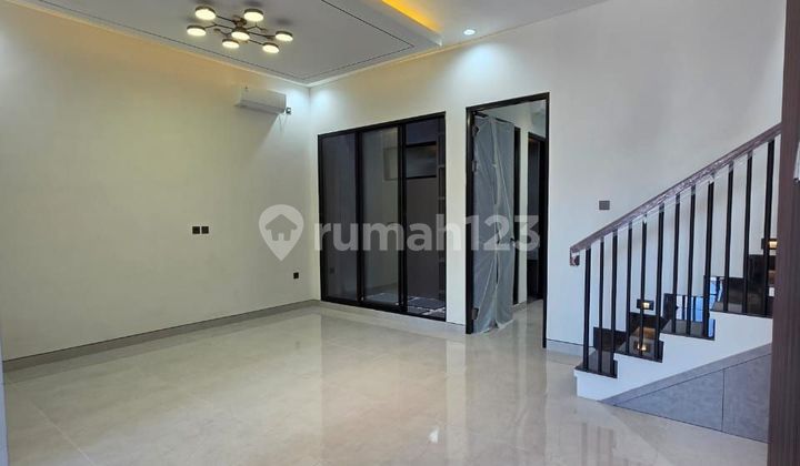 Dijual Rumah Baru Dian Istana Surabaya Siap Huni 2