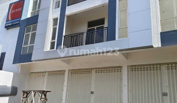 For Sale: Shophouse on Lontar Main Road. Strategic location in a busy area. 1