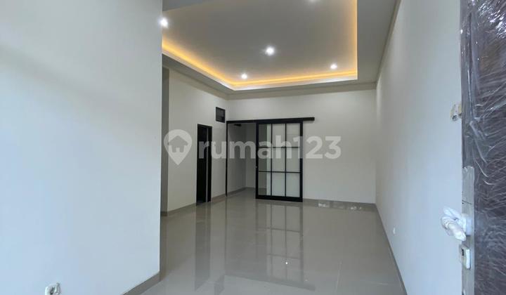 Dijual Rumah Lokasi strategis dekat sekolah. GRESS RUMAH 2 LANTAI KUALITAS LOKASI CIAMIK RUNGKUT MAPAN TENGAH SURABAYA 2