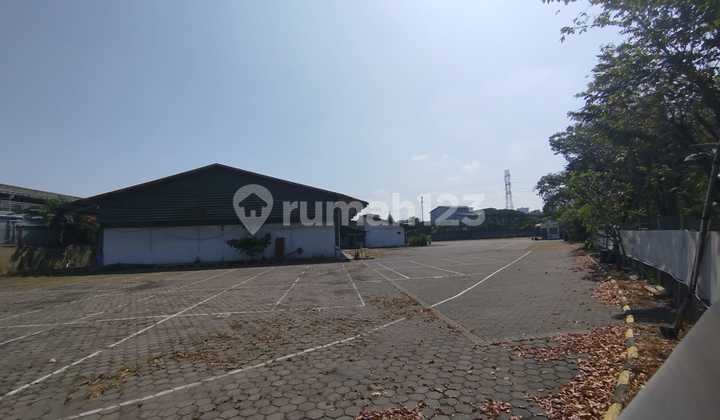 Warehouse for Rent in Berbek Industrial Area with a strategic location. Warehouse for Rent in Berbek Industrial Area with a strategic location.