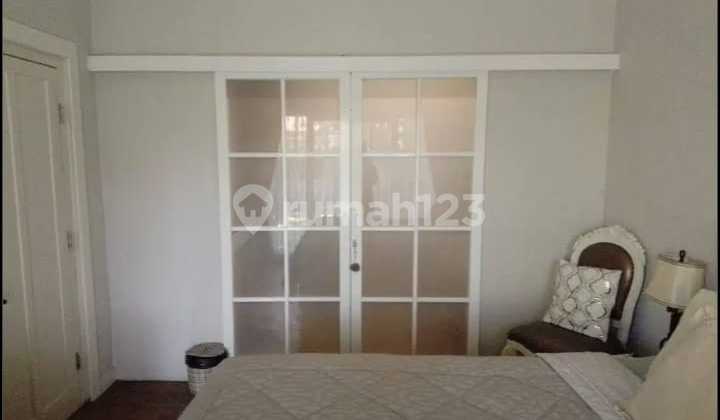 CHEAP For Sale Furnished House in Manyar Surabaya, With Garden, Flood-Free Area 2