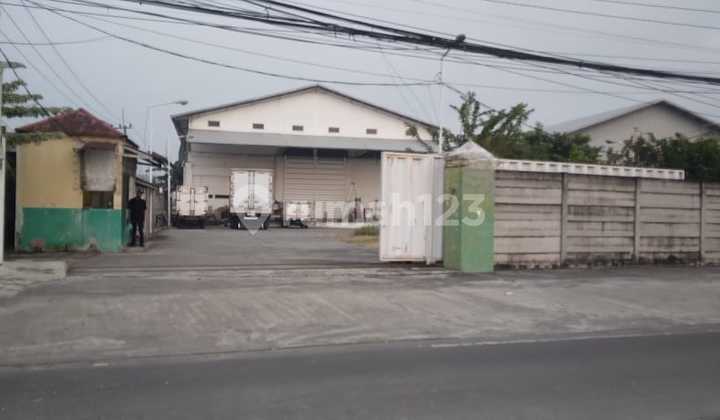 For Sale Warehouse and Office in Kepatihan Industrial Area with a strategic location. For Sale Warehouse and Office in Kepatihan Industrial Area with a strategic location.