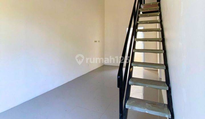 GRIYA RIKA 5 RUMAH PINGGIR JALAN BAGUS CANTIK SIAP HUNI SHM 2