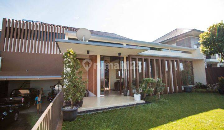 Rumah Lux Setiabudi Regensi Swimming Pool 1