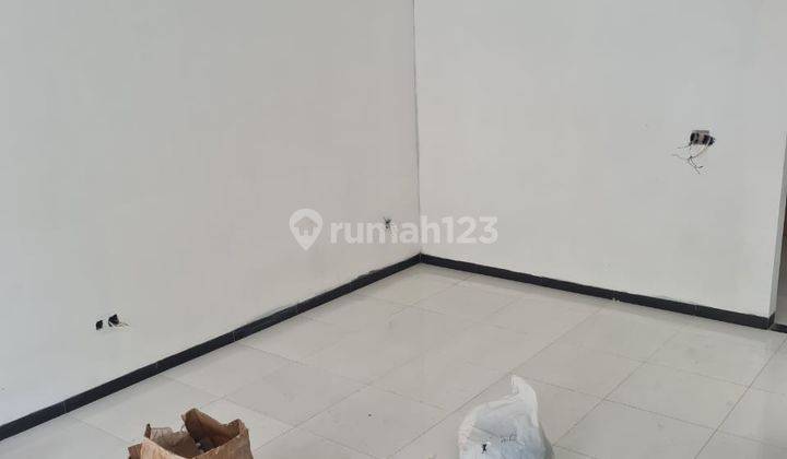 Rumah 2 Lantai Unfurnished SHM di Jual Rumah Lux Bagus Kopo Permai, Bandung 2