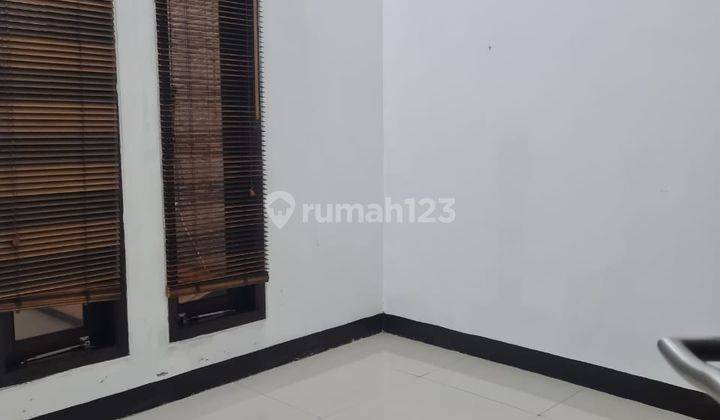 Rumah Bagus Semi Furnished SHM di Jual Rumah Minimalis Taman Holis Indah 1, Bandung 2