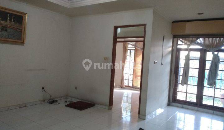 Rumah 3 Lantai Bagus Unfurnished SHM di Jual Rumah Murah Kopo Permai, Bandung 1