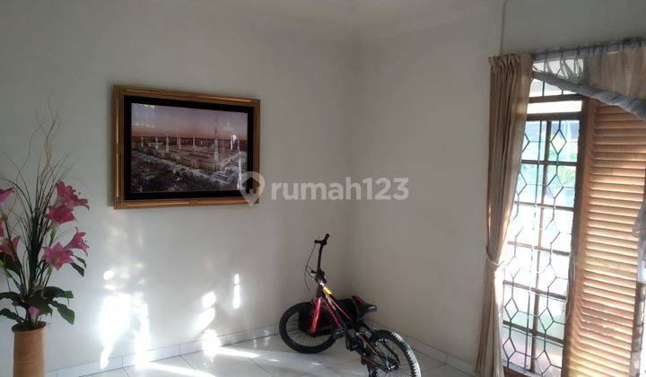 Rumah 3 Lantai Bagus Unfurnished SHM di Jual Rumah Murah Kopo Permai, Bandung 2