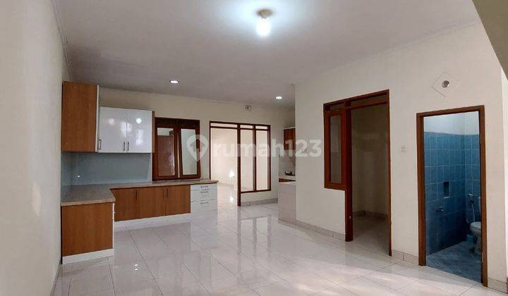 Rumah Kontrakan Bagus Semi Furnished SHM di Disewakan Rumah Taman Holis Indah 2 Minimalis, Bandung 1