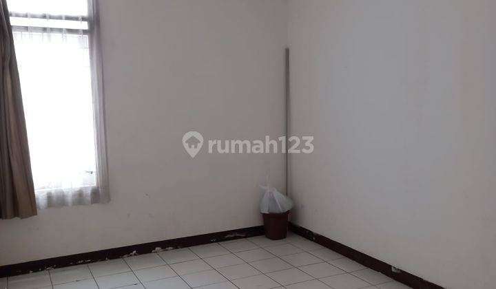 Rumah Bagus Unfurnished SHM di Jual Rumah Taman Kopo Indah 2 - Terawat, Bandung 2