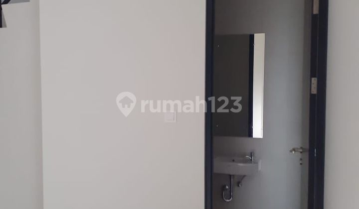 di Sewakan Rumah Baru di Cluster Magenta Sumarecon Bekasi 7