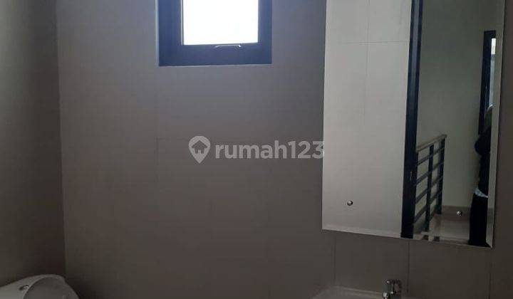 di Sewakan Rumah Baru di Cluster Magenta Sumarecon Bekasi 9