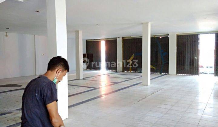Disewakan ruko hoek gandeng 3 di cakung 1