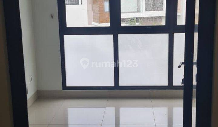 Rumah 2 Lantai di Cluster burgundy summarecon bekasi 2