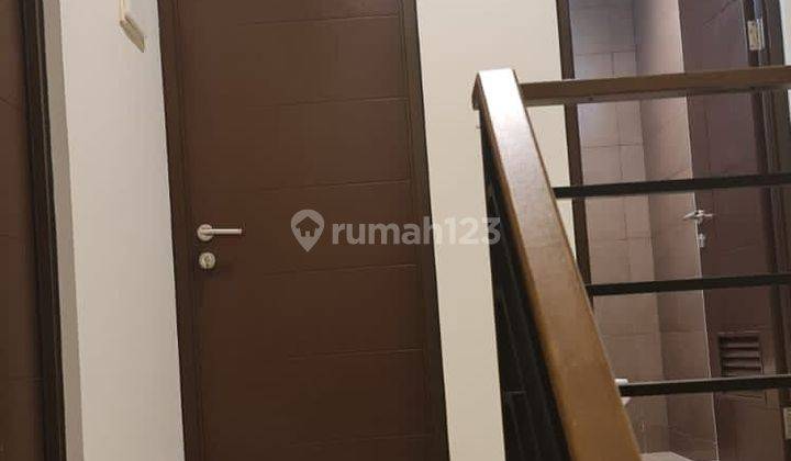Rumah 2 Lantai di Cluster burgundy summarecon bekasi 5