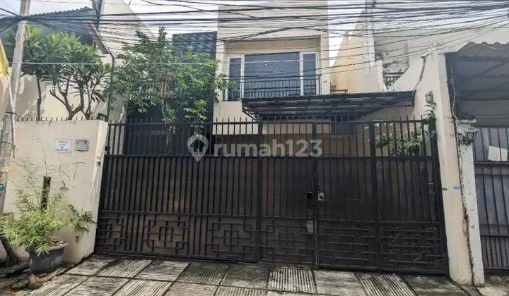 Dijual Cepat Rumah 2 Lantai Belakang di Daerah Kemanggisan, Palmerah, Jakarta Barat. Dekat Binus Kemanggisan 1