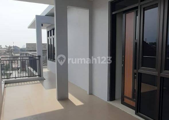 Rumah 3 Lantai Baru Minimalis SHM di Taman Cibaduyut Indah, Bandung 1