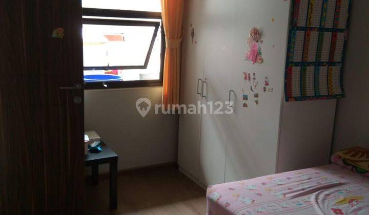 Rumah 2 Lantai Bagus Semi Furnished di Istana Regency Sudirman, Bandung 2