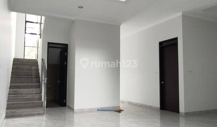 Rumah 2 Lantai Baru Bergaya Modern di Batununggal, Bandung 2