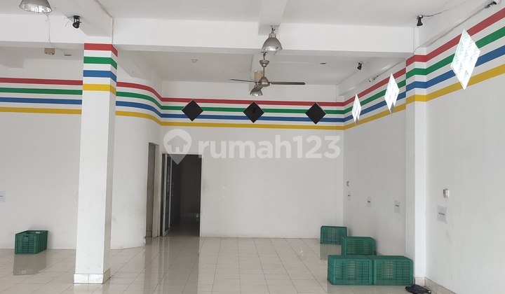 3 Unit Ruko 2 Lantai Ukuran 15M x 22M Dengan Parkiran Luas Di Lokasi Strategis.  4
