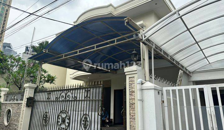 Disewakan Rumah 5 Kamar di Jalan Denpasar Dekat Mega Kuningan 1