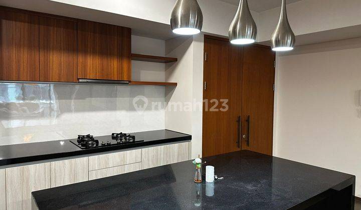 Dijual Apartemen Verde 2BR Renovasi Baru 2