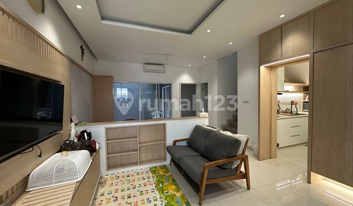 Rumah Mewah Riviera At Puri Disewakan Interior Baru
