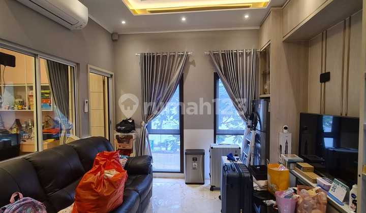 Rumah Mewah Riviera At Puri 4 Lantai Furnished Interior Baru Jual Segera 2