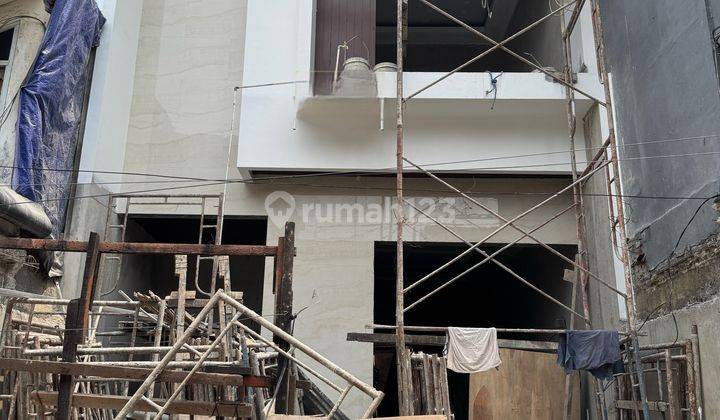 Rumah Baru 6x15 2 Lantai Strategis Dekat Tanjung Duren Jakarta Barat 1