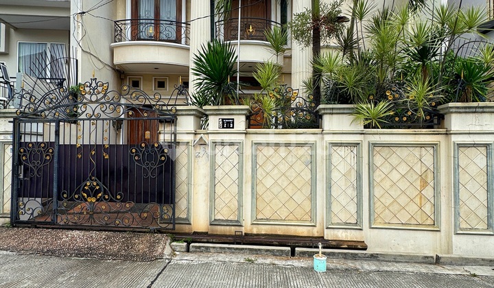 Rumah Furnish Mewah 2 Lantai Sunrise Garden Kedoya Jakarta Barat