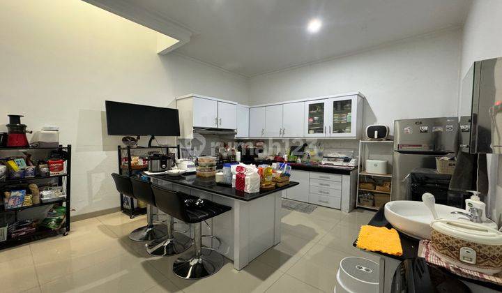 Rumah 2 Lantai Semi Furnish Duri Kepa Dekat Tanjung Duren, Jakarta Barat 1