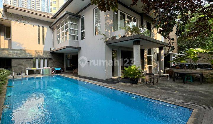 Rumah Plus Kolam Renang Selangkah Mall Central Park Tanjung Duren, Jakarta Barat 1