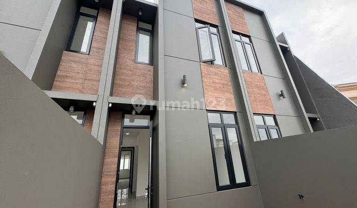 Rumah Baru 3 Lt Modern Japanese Duri Kepa Dekat Tanjung Duren Jakarta Barat 1