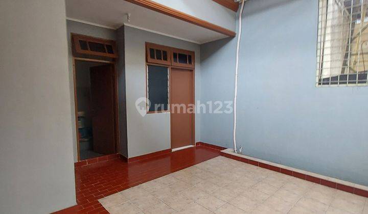 Rumah 2 Lantai Komplek Taman Ratu Jakarta Barat 2