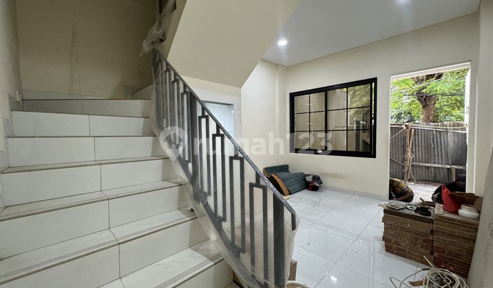 Rumah Baru Siap Huni Hadap Timur dan Taman Tanjung Duren Jakarta Barat 2