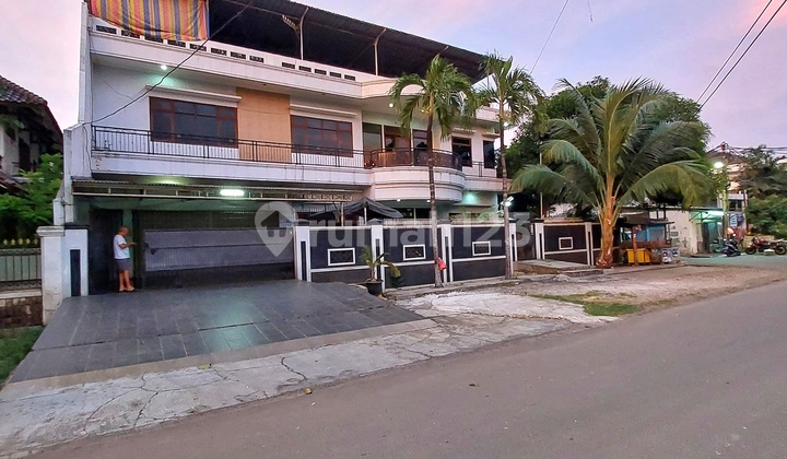 Hoek House 600m2 Wide Main Road Duri Kepa Near Tanjung Duren West Jakarta 2