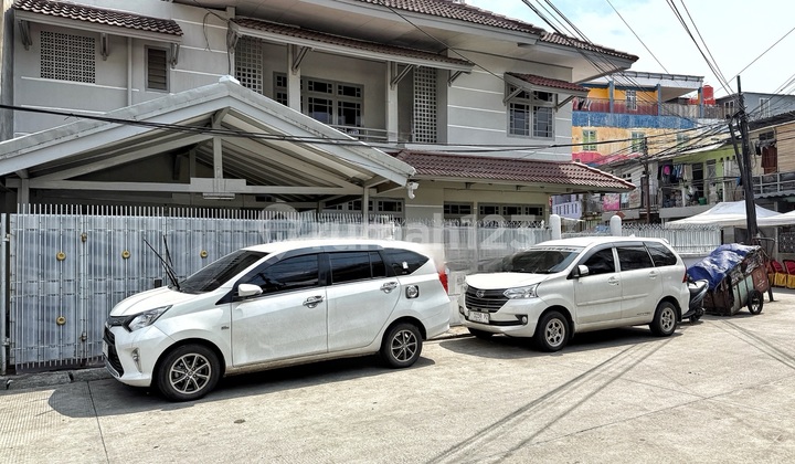 Rumah Hoek 2lt Row Jalan 2 Mobil Taman Ratu Jakarta Barat 1
