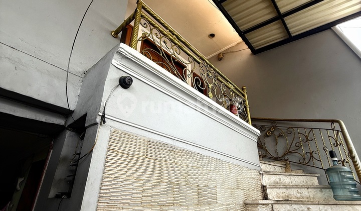 8x18 Beautiful Ready-to-Occupy 3-Story House in a Complex near Tanjung Duren, West Jakarta 2