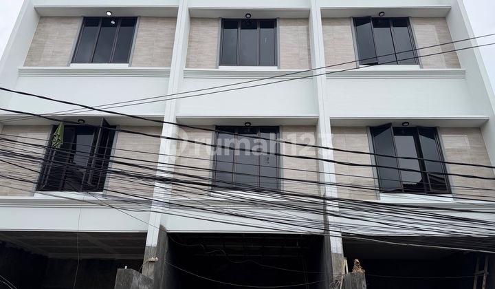 Rumah Baru 5X18 Rooftop View Central Park Tanjung Duren Jakarta Barat 1